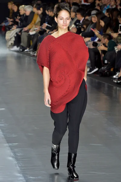 Look 40